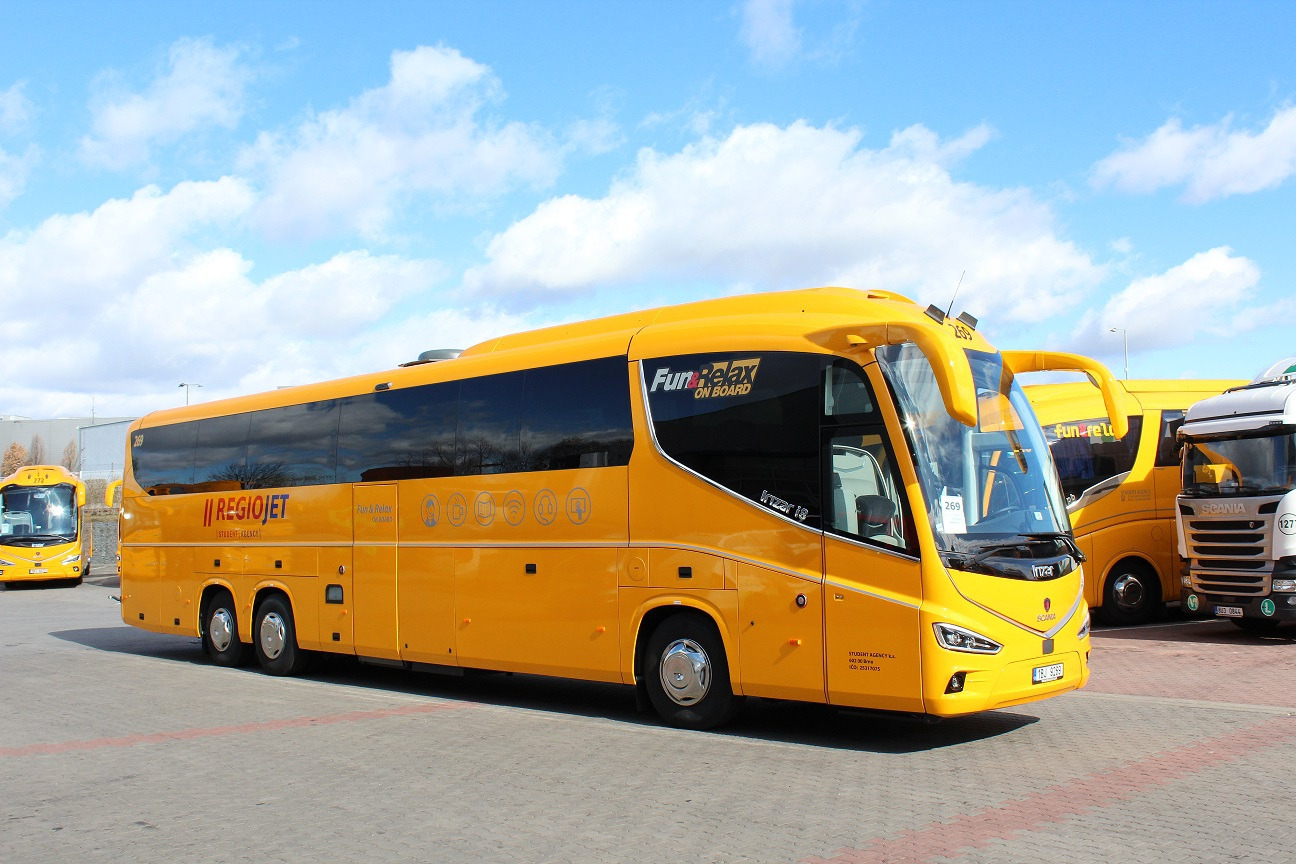 Autobus Irizar i8.JPG